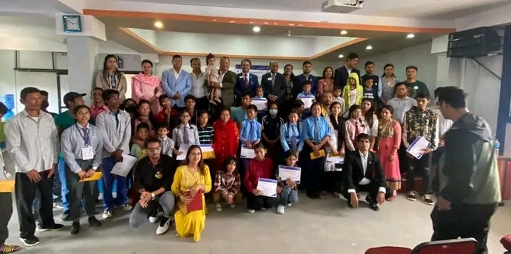 लायन्स जिल्ला ४-३सि क्यलिफोर्निया मार्फत २४ जना विद्यार्थीलाई छात्रवृत्ति वितरण